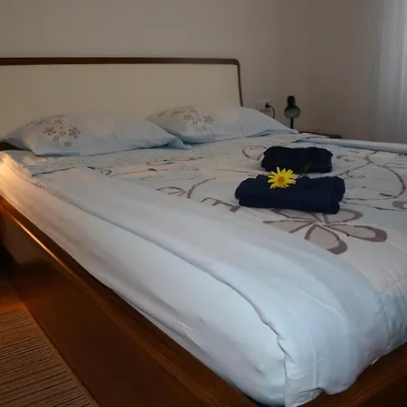 Almira Apartment *
