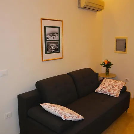 Almira Apartment *
