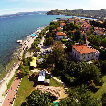 Almira Izola