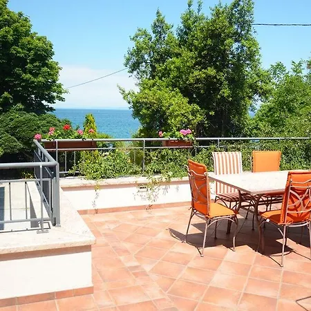 Appartamento Almira *