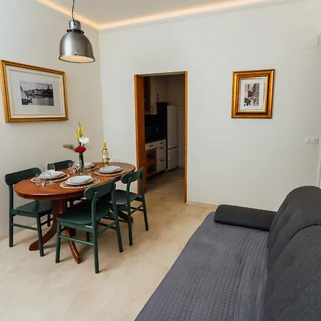 Almira Apartment *