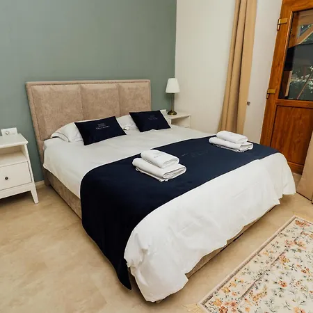 Almira Apartment *